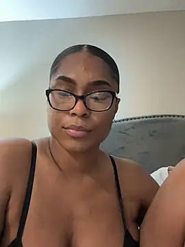 CandyLuxxxx online show from 03-22-25, 12:25