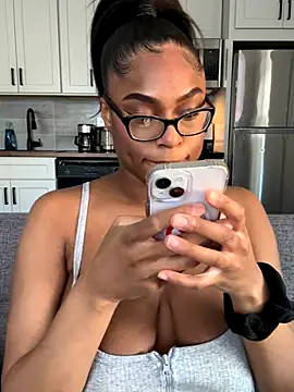 CandyLuxxxx online show from 09-16-25, 07:37