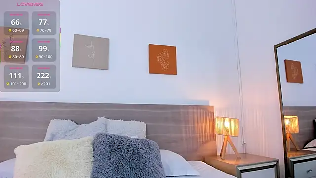 aisha vs online show from 10-29-25, 01:21