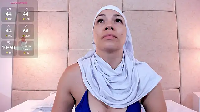 aisha vs online show from 04-13-26, 01:26