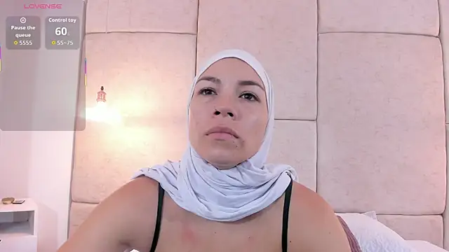 aisha vs online show from 11-29-25, 12:27