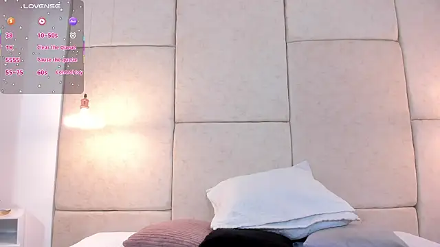 aisha vs online show from 09-24-25, 12:44