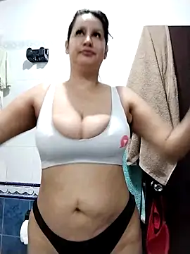 Snapshot of keilymadam chatting on 03-30-26, 12:39 keilymadam online show from 03-30-26, 12:39