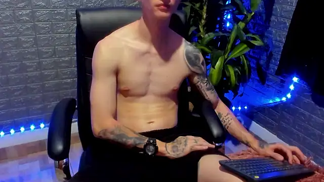 Snapshot of Dmtry6 chatting on 02-11-26, 11:26 Dmtry6 online show from 02-11-26, 11:26