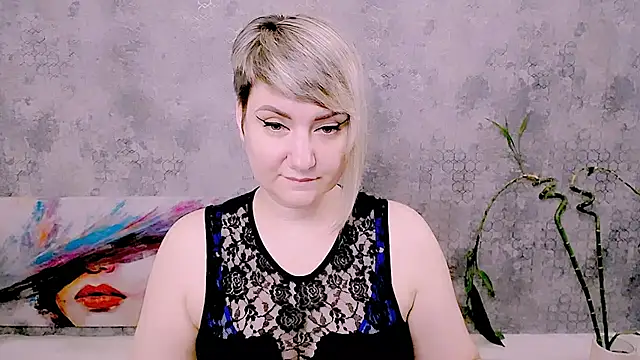 Snapshot of Djullia chatting on 06-28-26, 05:14 Djullia online show from 06-28-26, 05:14