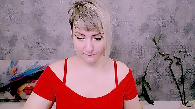 Snapshot of Djullia chatting on 07-06-26, 05:58 Djullia online show from 07-06-26, 05:58