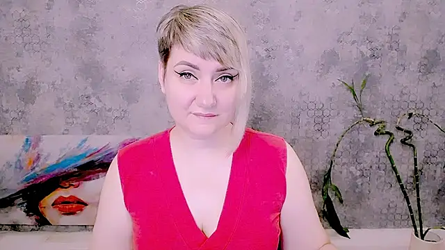 Snapshot of Djullia chatting on 06-19-26, 06:08 Djullia online show from 06-19-26, 06:08