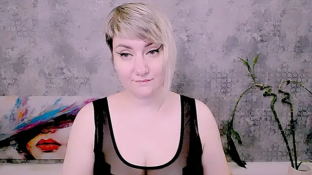 Snapshot of Djullia chatting on 06-29-26, 10:26 Djullia online show from 06-29-26, 10:26