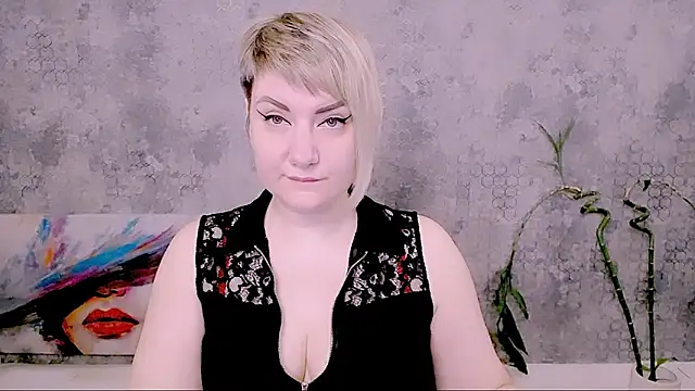 Snapshot of Djullia chatting on 03-21-26, 06:03 Djullia online show from 03-21-26, 06:03