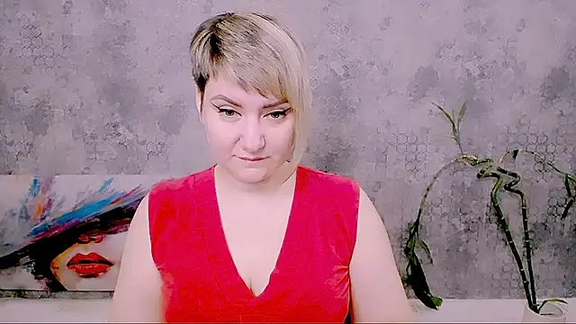 Snapshot of Djullia chatting on 03-28-26, 06:14 Djullia online show from 03-28-26, 06:14