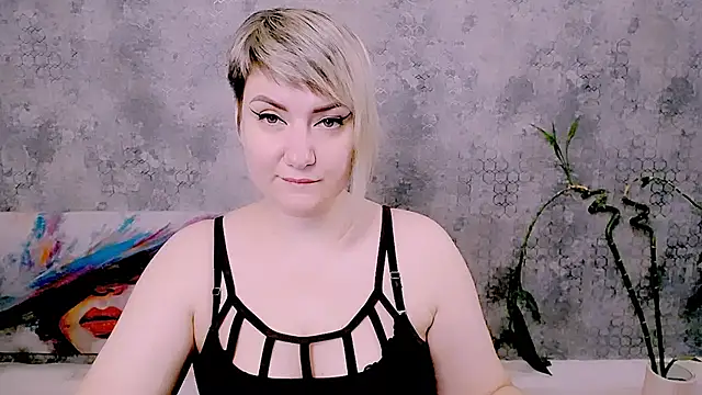 Snapshot of Djullia chatting on 06-27-26, 05:13 Djullia online show from 06-27-26, 05:13
