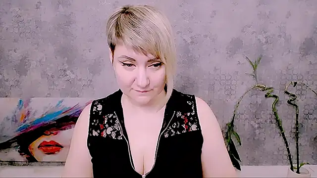 Snapshot of Djullia chatting on 03-21-26, 08:19 Djullia online show from 03-21-26, 08:19