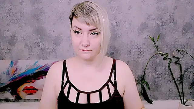 Snapshot of Djullia chatting on 07-05-26, 05:03 Djullia online show from 07-05-26, 05:03
