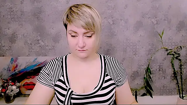 Djullia online show from 12-17-25, 06:29