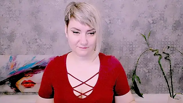 Snapshot of Djullia chatting on 06-14-26, 05:08 Djullia online show from 06-14-26, 05:08