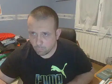 Snapshot of manubm03 chatting on 02-03-26, 04:23 manubm03 online show from 02-03-26, 04:23