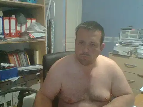 manubm03 online show from 05-17-26, 06:24