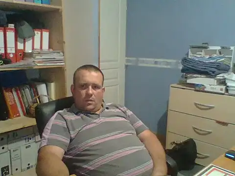 manubm03 online show from 06-16-26, 11:21