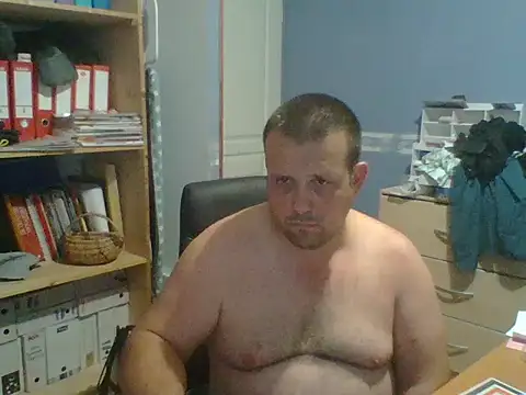 manubm03 online show from 06-27-26, 05:41