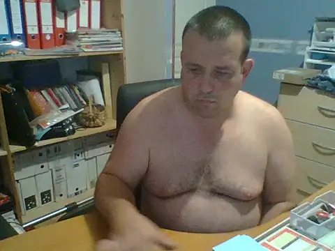 manubm03 online show from 08-01-26, 04:54