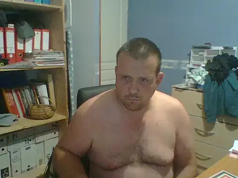 manubm03 online show from 06-28-26, 07:47