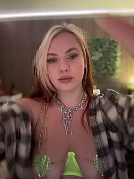 AnjaAmelia online show from 10-28-25, 11:53