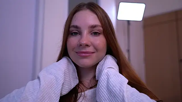 Cute Foxyxh online show from 06-11-26, 03:47