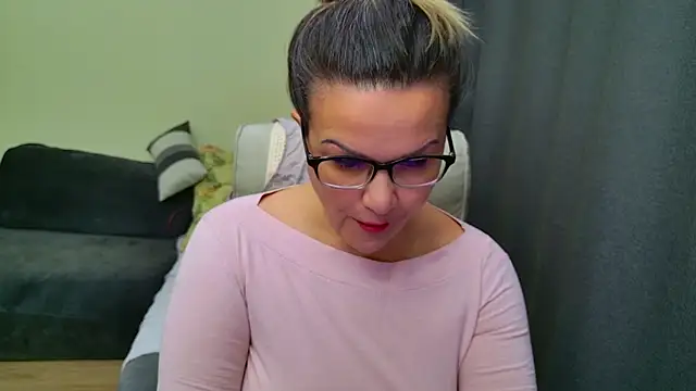 MishaMILF online show from 12-19-25, 07:44