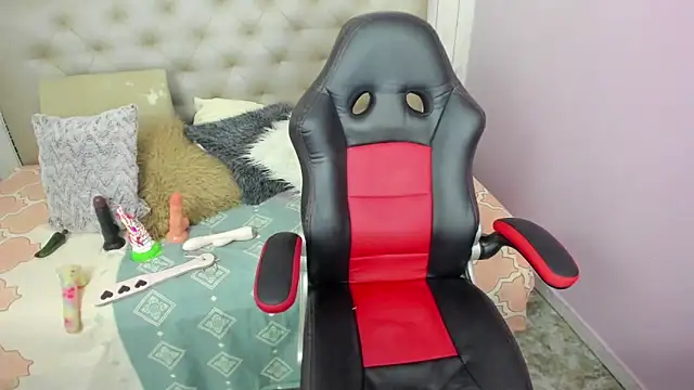 mila katts online show from 03-11-25, 05:57