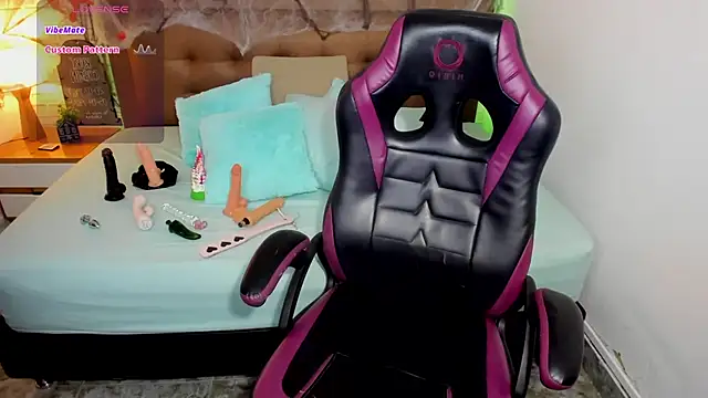 mila katts online show from 10-25-25, 06:56