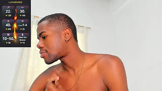 Snapshot of santi_brown chatting on 02-17-25, 09:43 santi brown online show from 02-17-25, 09:43