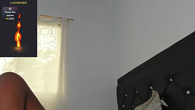 Snapshot of santi_brown chatting on 09-27-25, 05:19 santi brown online show from 09-27-25, 05:19