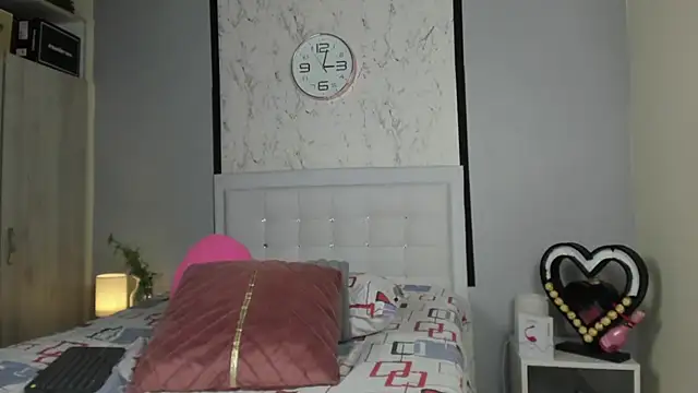 Snapshot of Sofia_Blosom chatting on 03-21-25, 06:16 Sofia Blosom online show from 03-21-25, 06:16