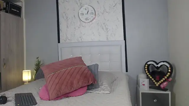 Snapshot of Sofia_Blosom chatting on 03-14-25, 07:15 Sofia Blosom online show from 03-14-25, 07:15