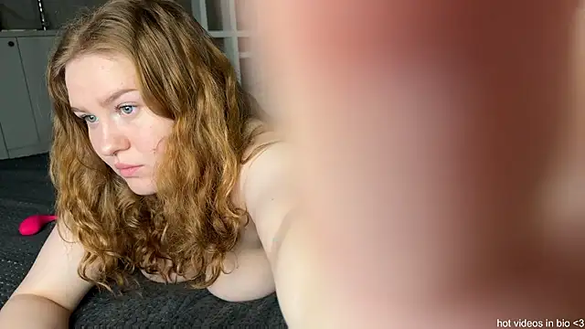 Lovely Bunnyhot online show from 04-01-26, 04:14