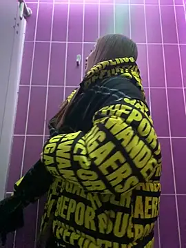 KrisMagnoly online show from 01-10-26, 04:24