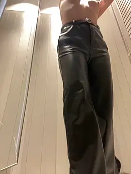 KrisMagnoly online show from 03-08-26, 04:21