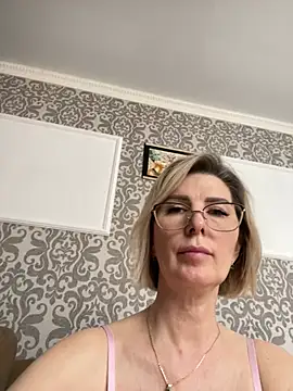 sensualEmilia online show from 04-11-26, 09:02