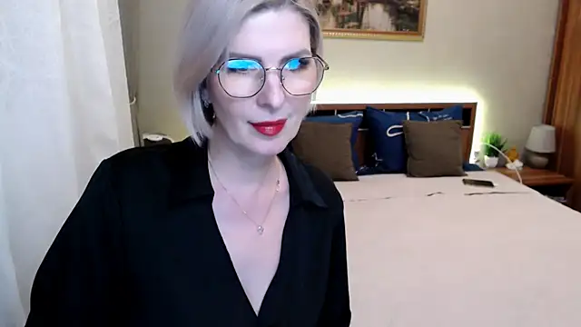 sensualEmilia online show from 05-10-26, 06:10
