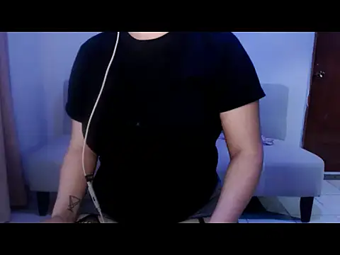 YummymeowW online show from 06-18-26, 09:14
