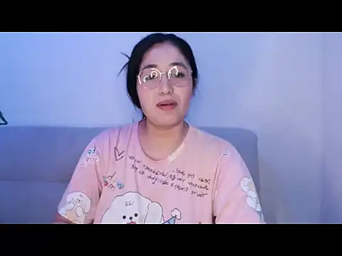 YummymeowW online show from 05-15-26, 02:37