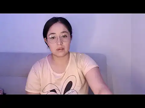 YummymeowW online show from 05-17-26, 03:39