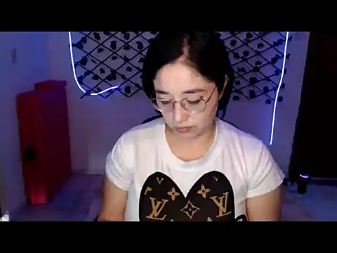 YummymeowW online show from 07-30-26, 09:36