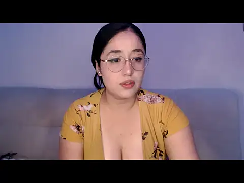 YummymeowW online show from 04-19-26, 02:45