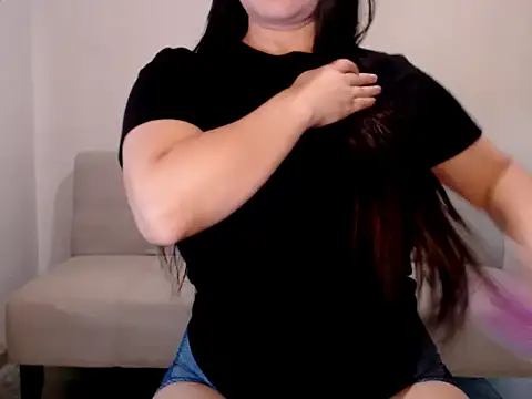 YummymeowW online show from 06-17-26, 09:57
