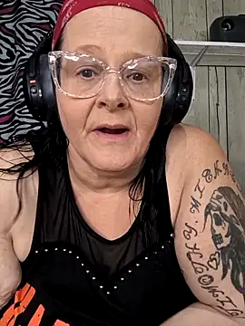 davisdesiresxh online show from 11-03-25, 02:42