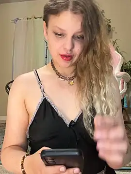 Snapshot of Emihaze chatting on 06-12-26, 03:26 Emihaze online show from 06-12-26, 03:26