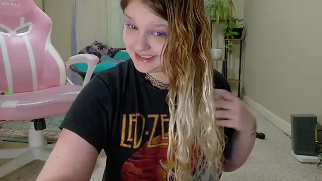 Emihaze online show from 02-07-26, 07:44