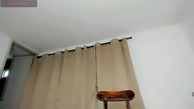 Genesis Sandoval online show from 04-15-26, 07:40