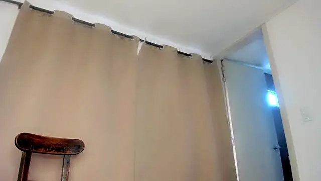 Genesis Sandoval online show from 11-23-25, 06:07